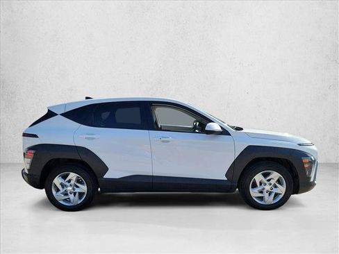 Used 2025 Hyundai Kona SE FWD image 4