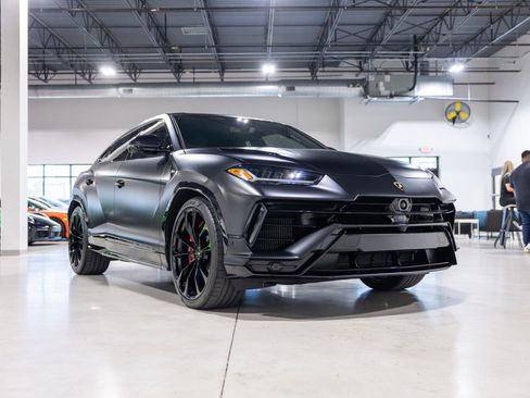Used 2024 Lamborghini Urus S AWD/4WD image 3