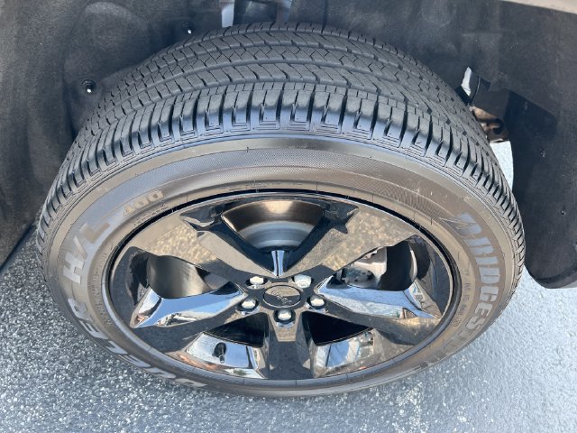 Used 2025 Jeep Grand Cherokee Altitude AWD/4WD image 24