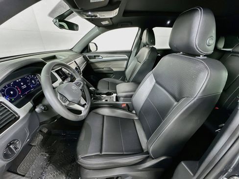 Used 2023 Volkswagen Atlas Cross Sport SE FWD image 20
