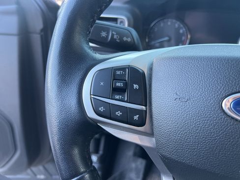 Used 2022 Ford Explorer XLT w/ Equipment Group 202A image 21
