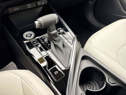 New 2026 Kia Niro EX FWD image 27