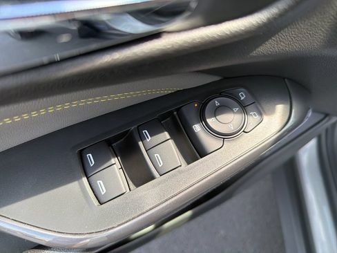 Used 2024 Chevrolet Trax ACTIV w/ Sunroof Package FWD image 5