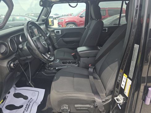 Used 2018 Jeep Wrangler Unlimited Sport S AWD/4WD image 6