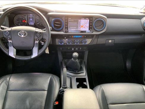 Used 2022 Toyota Tacoma TRD Sport w/ TRD Premium Sport Package AWD/4WD image 14