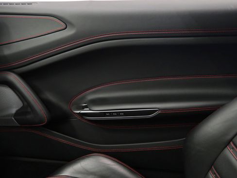 Used 2017 Ferrari GTC4Lusso image 33