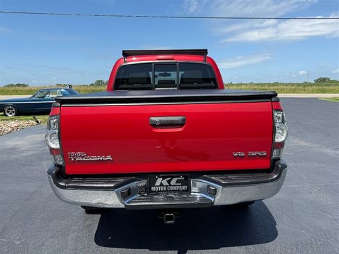 Used 2013 Toyota Tacoma 4x4 Double Cab w/ SR5 Pkg image 8