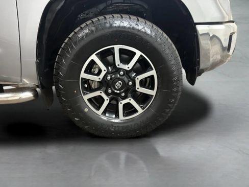 Used 2018 Toyota Tundra SR5 AWD/4WD image 26