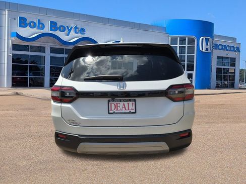 Used 2025 Honda Pilot EX-L image 6