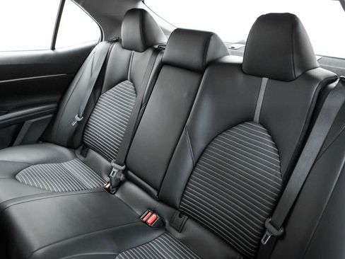 Used 2023 Toyota Camry SE FWD image 31
