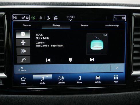 Used 2024 Chrysler Pacifica Touring-L image 20