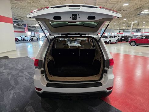 Used 2016 Jeep Grand Cherokee Laredo w/ Quick Order Package 23E AWD/4WD image 6