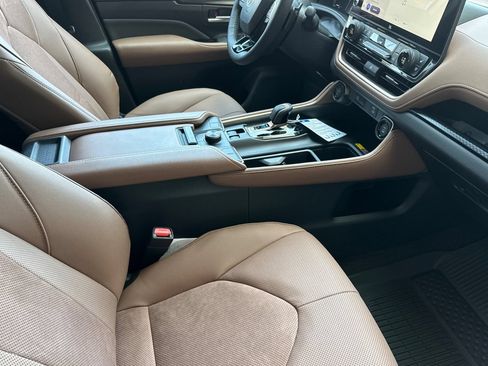 Certified 2026 Toyota Grand Highlander AWD Hybrid image 22