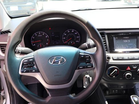 Used 2020 Hyundai Accent SE FWD image 21
