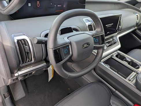 New 2026 Ford Expedition Platinum w/ Stealth Appearance Package image 8