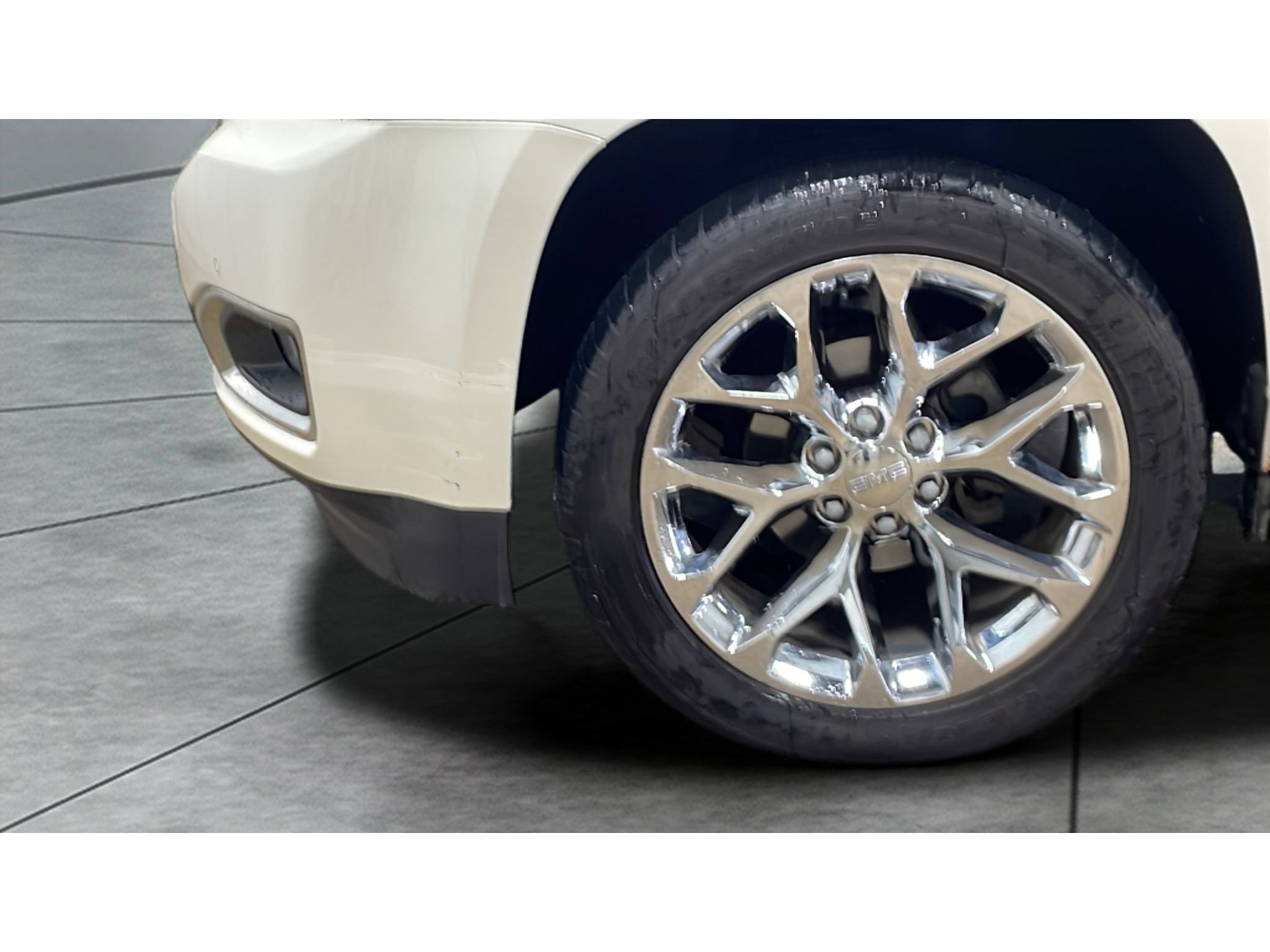 Used 2015 GMC Yukon Denali w/ Open Road Package AWD/4WD image 22