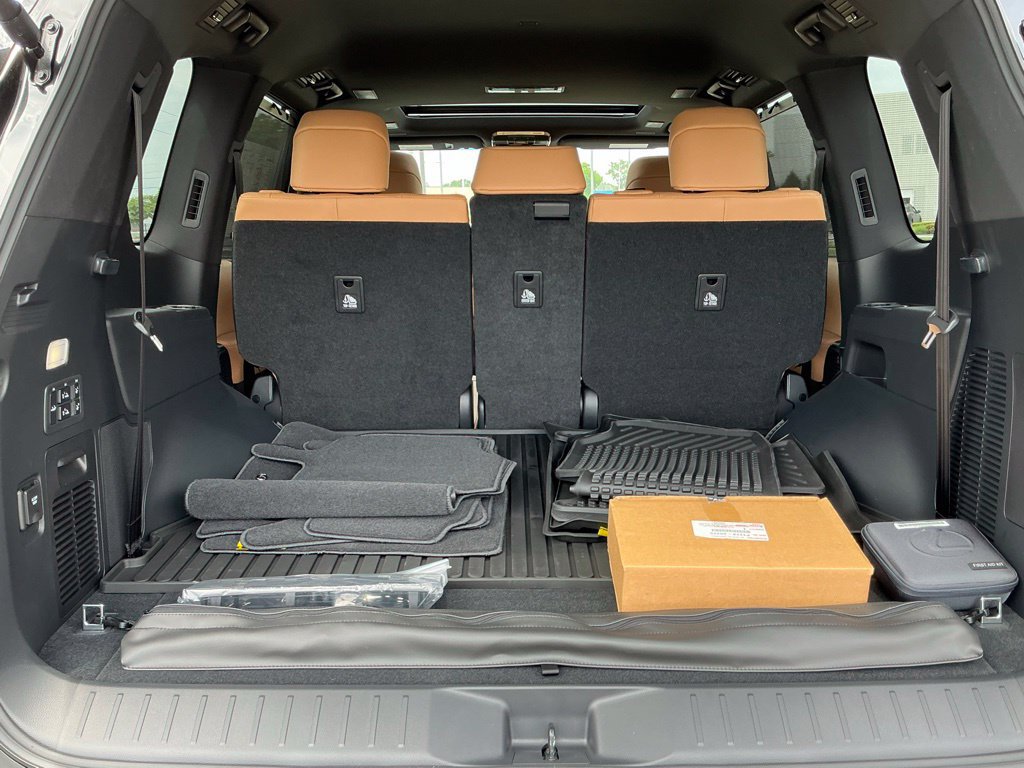 New 2026 Lexus LX 600 4WD w/ Accessory Package (2T) image 18