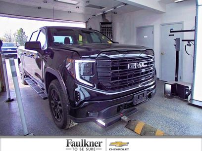 Used 2022 GMC Sierra 1500 Elevation w/ LPO, Elevation Black Package