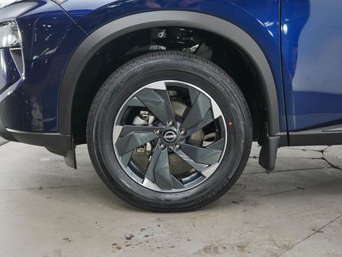 Used 2024 Nissan Rogue SV w/ SV Premium Package AWD/4WD image 30