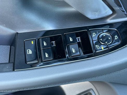 New 2026 BMW i5 eDrive40 w/ M Sport Package image 11