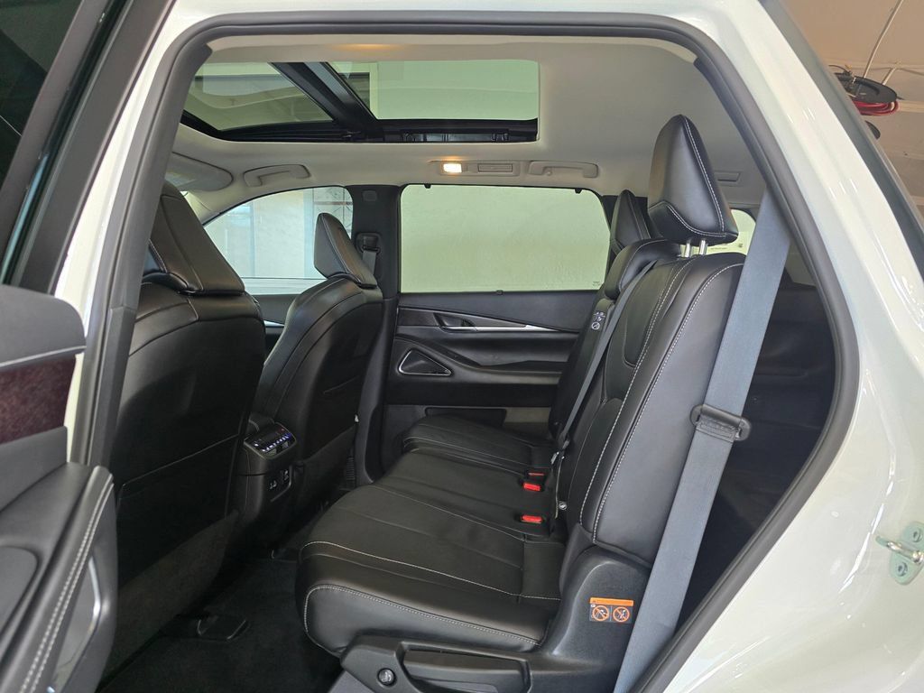 Certified 2023 INFINITI QX60 Sensory w/ Cargo Package AWD/4WD image 25