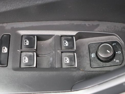 Used 2024 Volkswagen Jetta SE FWD image 42
