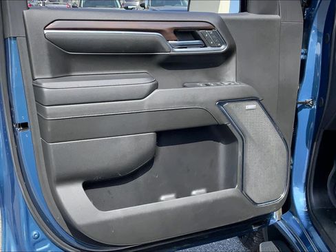 Used 2024 GMC Sierra 1500 SLT w/ SLT Premium Plus Package AWD/4WD image 21