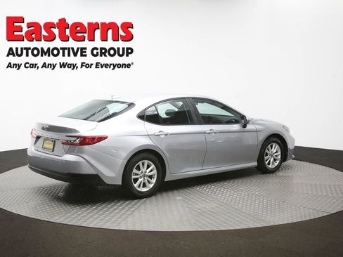 Used 2025 Toyota Camry LE image 41