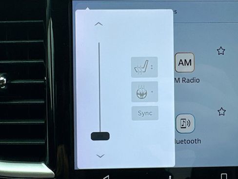 Used 2024 Chrysler Pacifica Touring-L image 14