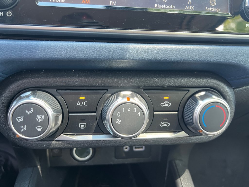 Used 2025 Nissan Versa SV FWD image 25