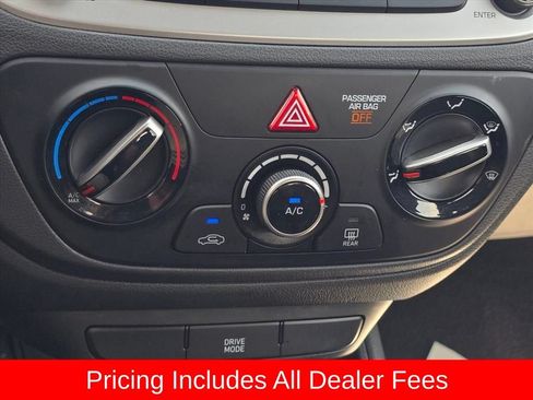 Used 2022 Hyundai Accent SE FWD image 25