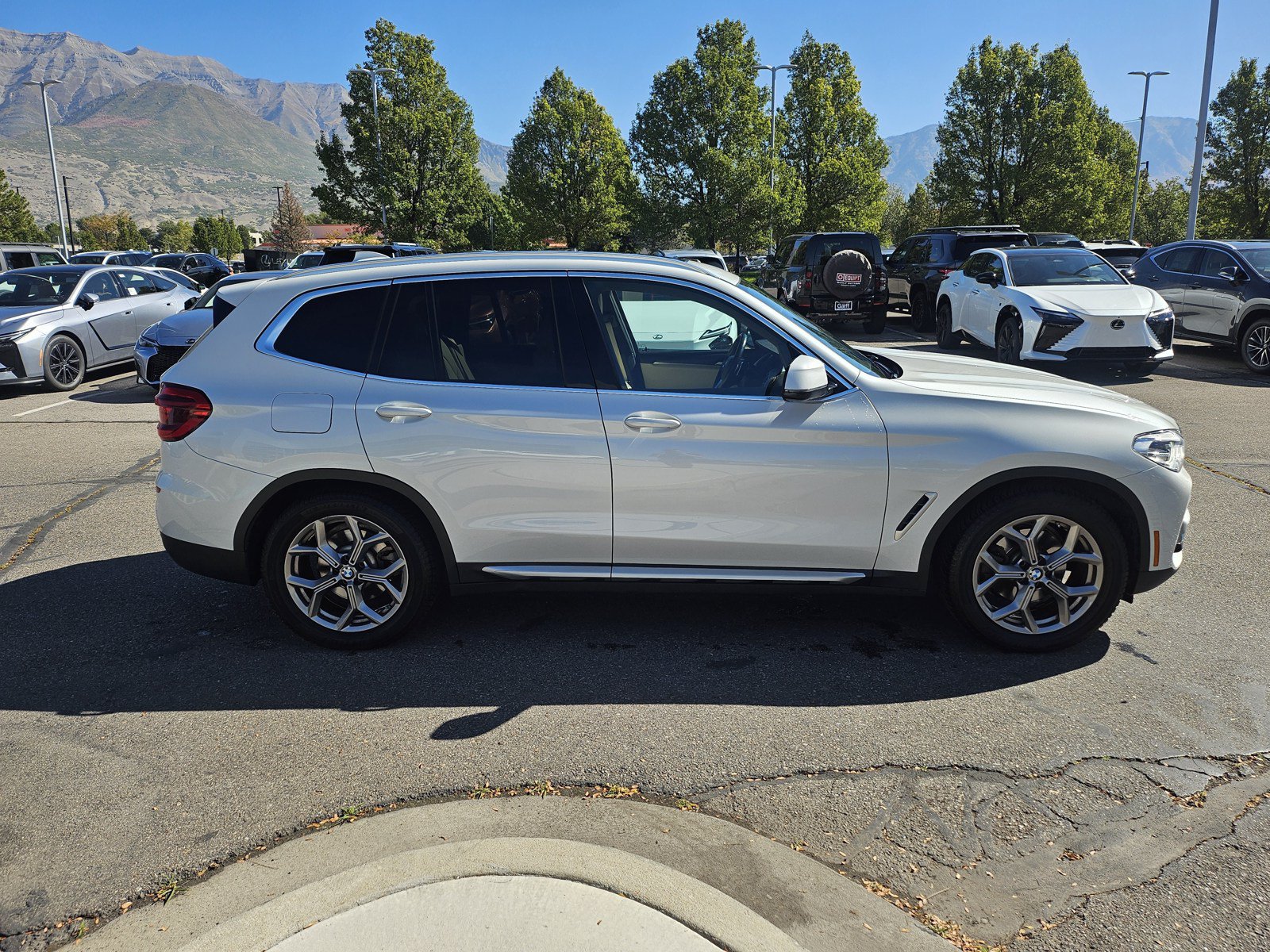 Used 2020 BMW X3 xDrive30e w/ Convenience Package AWD/4WD image 4