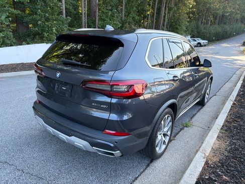 Used 2021 BMW X5 xDrive40i w/ Convenience Package AWD/4WD image 2