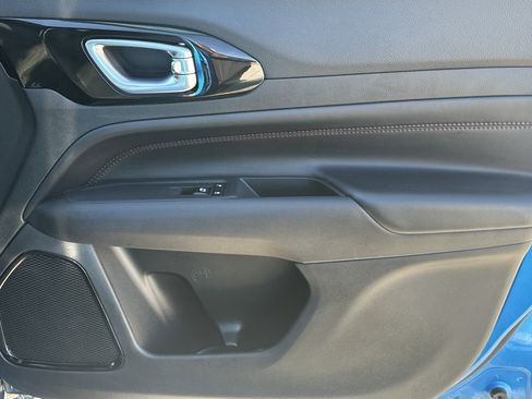 Used 2025 Jeep Compass Trailhawk w/ Trailhawk Elite Group image 14