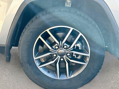 Used 2019 Jeep Grand Cherokee Limited AWD/4WD image 41
