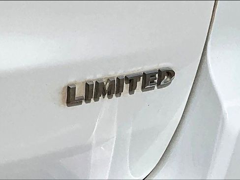 Used 2020 Jeep Grand Cherokee Limited w/ Luxury Group II image 10