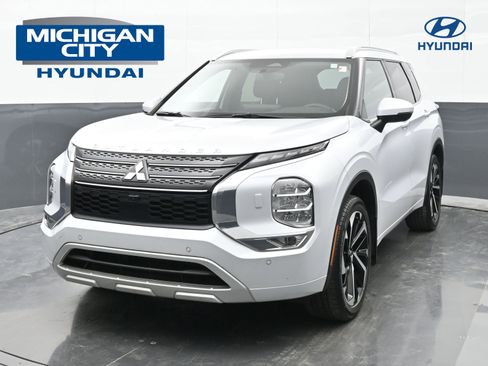 Used 2024 Mitsubishi Outlander SEL AWD/4WD image 1