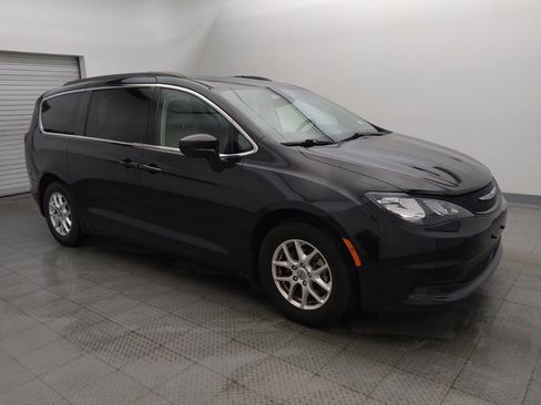 Used 2021 Chrysler Voyager Lxi FWD image 11