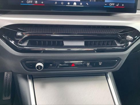 Used 2025 BMW 330i xDrive Sedan image 35