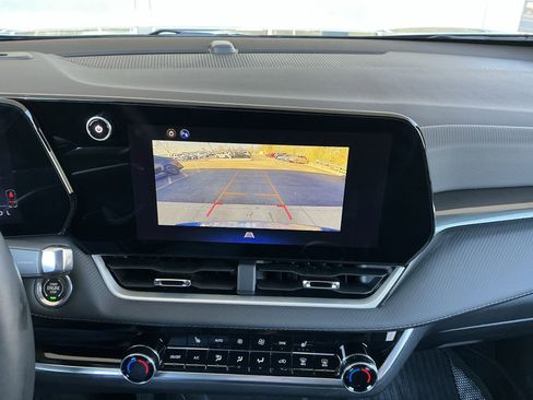 Used 2026 Chevrolet Equinox LT w/ Convenience Package II image 10