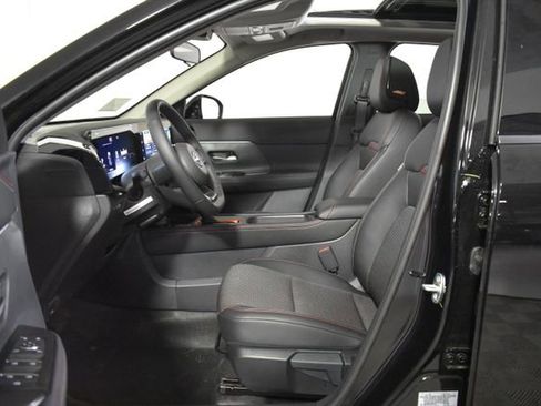 New 2026 Nissan Kicks SR w/ SR Premium Package AWD/4WD image 12