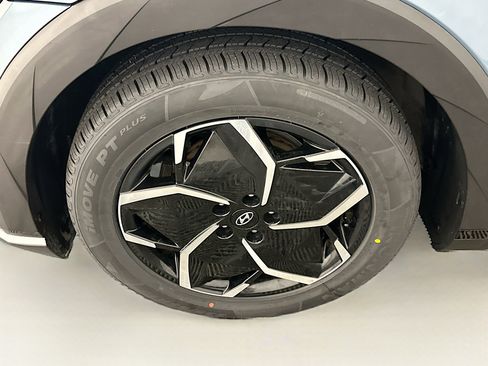 Used 2024 Hyundai Ioniq 5 SEL image 11