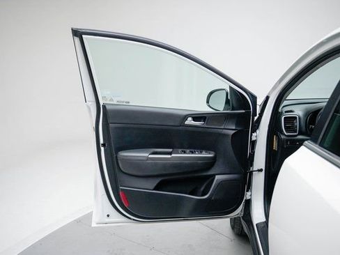 Used 2022 Kia Sportage LX image 22