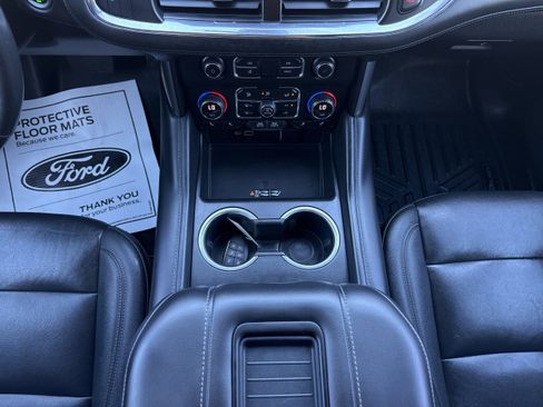 Used 2022 Chevrolet Tahoe Z71 w/ Luxury Package image 13