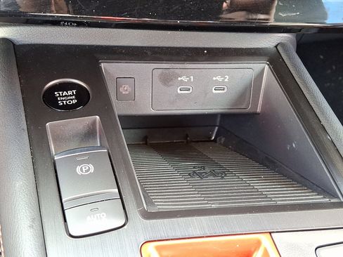 Used 2025 Nissan Kicks SR image 23