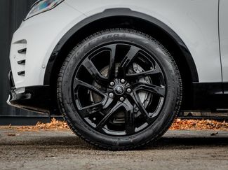 Used 2025 Land Rover Discovery Dynamic SE video 4