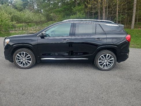 Used 2024 GMC Terrain Denali AWD/4WD image 2