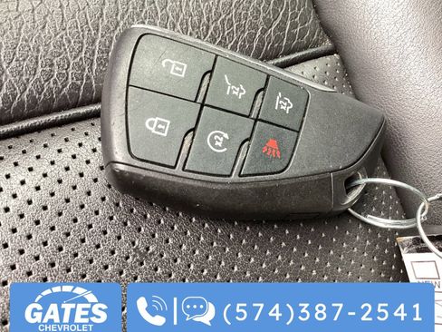 Used 2025 GMC Yukon XL Denali AWD/4WD image 36