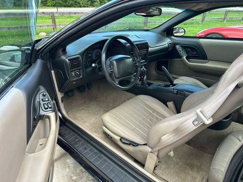 Used 2000 Chevrolet Camaro Z28 w/ SS Performance/Appearance Pkg RWD image 20