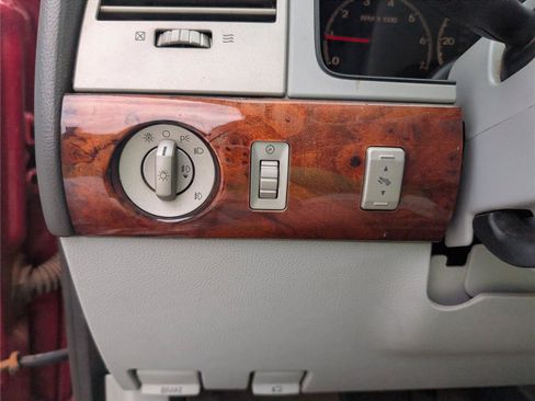 Used 2006 Lincoln Navigator Luxury RWD image 26